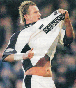 Lee Trundle playing for Swansea City [Click to enlarge image]